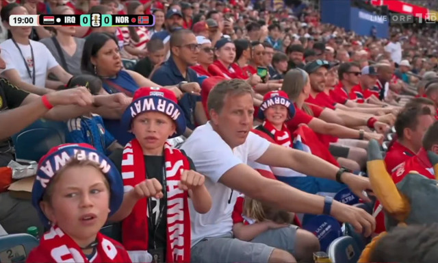 Norv&eacute;g k&eacute;pviselők evezni kezdtek a parlamentben, hogy buzd&iacute;ts&aacute;k vb-n szereplő v&aacute;logatottjukat - VIDE&Oacute;