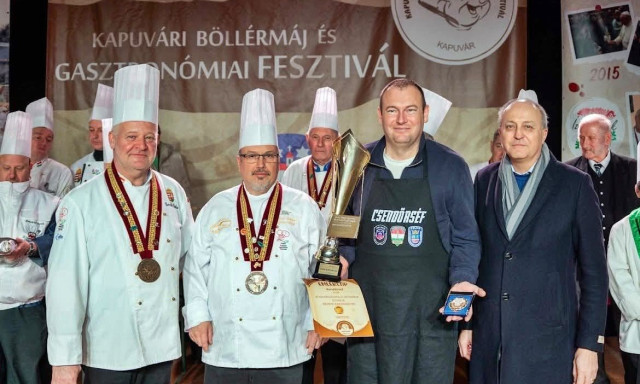 Fakan&aacute;llal a biztons&aacute;g&eacute;rt: taroltak a rendőr&ouml;k a Kapuv&aacute;ri B&ouml;ll&eacute;rm&aacute;j Fesztiv&aacute;lon