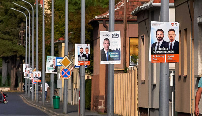 M&eacute;g kamp&aacute;nyidőszakban is tilos lenne politikai plak&aacute;tot kirakni egy Tisz&aacute;s javaslat szerint