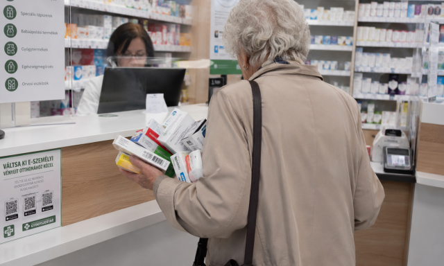 &Aacute;famentess&eacute; teszi a korm&aacute;ny a v&eacute;nyk&ouml;teles gy&oacute;gyszereket