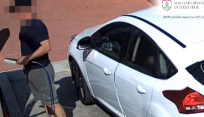 Aut&oacute;mos&oacute; alkatr&eacute;szeit lopta el - VIDE&Oacute;