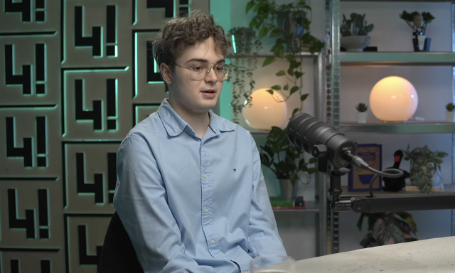 Megsz&oacute;lalt Gundalf, a fiatal informatikus, aki szembement a g&eacute;pezettel - VIDE&Oacute;