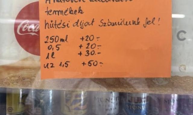 Hűt&eacute;si d&iacute;jat sz&aacute;molnak fel egy vid&eacute;ki kisboltban