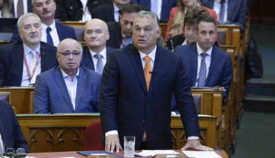 Orbán Viktor visszaadja a parlamenti mandátumát