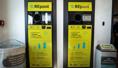 T&ouml;bb mint 3 milli&aacute;rd palackot, dobozt &eacute;s &uuml;veget v&aacute;ltottunk vissza 2025-ben