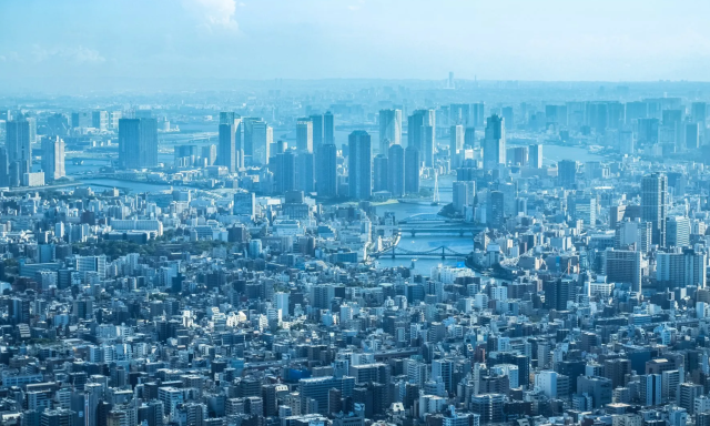 Most m&aacute;r nem Toki&oacute; a vil&aacute;g legn&eacute;pesebb v&aacute;rosa