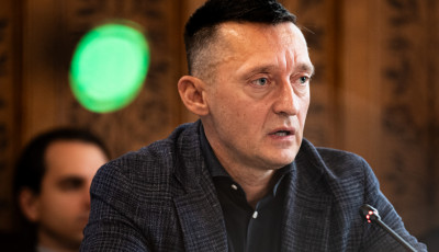 Rog&aacute;n&eacute;k hallgatnak: nem &aacute;rulj&aacute;k el, mennyibe ker&uuml;lt a legut&oacute;bbi nemzeti konzult&aacute;ci&oacute;