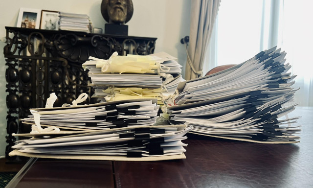 Nyomoz&oacute;k kerest&eacute;k fel Pint&eacute;r Benc&eacute;t a milli&aacute;rdos &uuml;gy kapcs&aacute;n