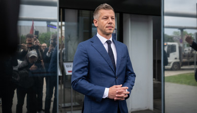 Kisziv&aacute;rgott e-mailek ut&aacute;n lemond&aacute;sra sz&oacute;l&iacute;totta fel az MTVA vezetőit Magyar P&eacute;ter