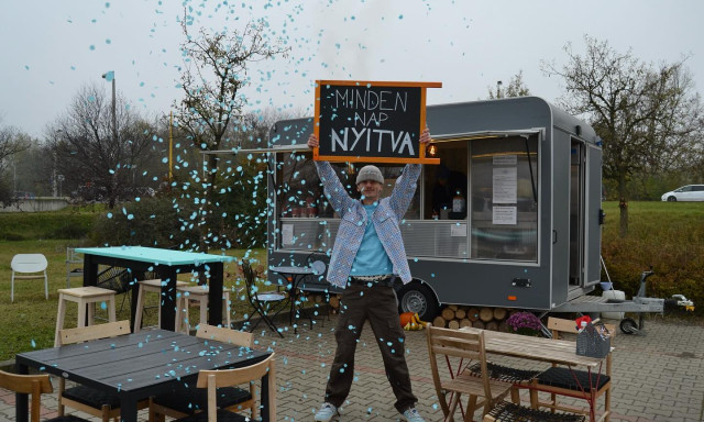 F&eacute;l&aacute;ron ehet&uuml;nk n&aacute;polyi pizz&aacute;t Győrben is - Ezek a helyek csatlakoztak a N&aacute;polyi Pizz&eacute;ri&aacute;k &Eacute;jszak&aacute;j&aacute;hoz