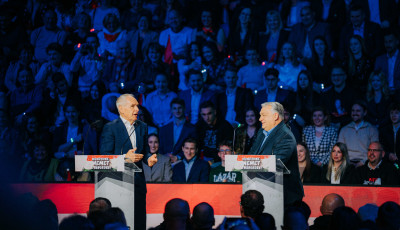 Majdnem mindenkit kir&uacute;gtak a DPK-rendezv&eacute;nyeket szervező c&eacute;gtől