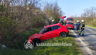 &Ouml;ssze&uuml;tk&ouml;z&ouml;tt k&eacute;t szem&eacute;lyaut&oacute; Mosonmagyar&oacute;v&aacute;ron
