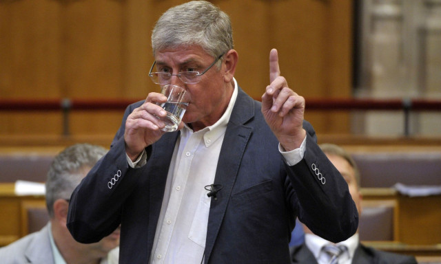 Gyurcs&aacute;ny Ferenc el&aacute;rulta, n&eacute;gy napig ivott miut&aacute;n lemondott