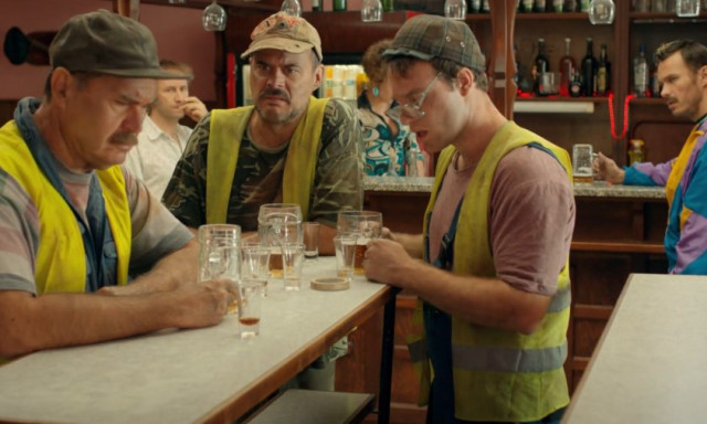 S&aacute;ndor, J&oacute;zsef, Benedek, kocsm&aacute;ban m&eacute;rik a meleget