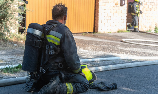 4739 lak&aacute;stűz, 77 halott &eacute;s 5 sz&eacute;n-monoxid-&aacute;ldozat - Riaszt&oacute; adatok az idei &eacute;v m&eacute;rleg&eacute;ben