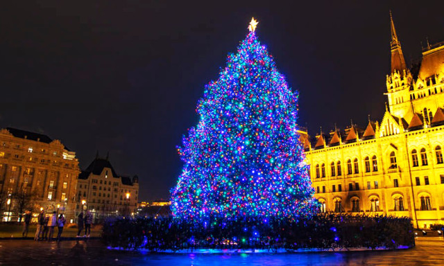 Ibr&aacute;ny v&aacute;ros&aacute;b&oacute;l &eacute;rkezik id&eacute;n az Orsz&aacute;g Kar&aacute;csonyf&aacute;ja