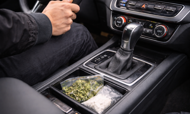 Bek&aacute;b&iacute;t&oacute;szerezve &uuml;t&ouml;tte el rendőr&ouml;k elől menek&uuml;lve a ker&eacute;kp&aacute;rost, aki a helysz&iacute;nen &eacute;let&eacute;t vesztette