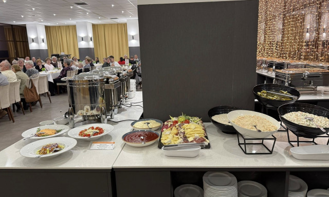 Nem maradt &uuml;resen a b&aacute;lterem: ink&aacute;bb 130 r&aacute;szorul&oacute;t h&iacute;vtak meg gnocchizni a soproni Rotarysok