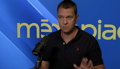 Mindenki megnyugodhat, Menczer Tam&aacute;s nem hagy fel a politiz&aacute;l&aacute;ssal