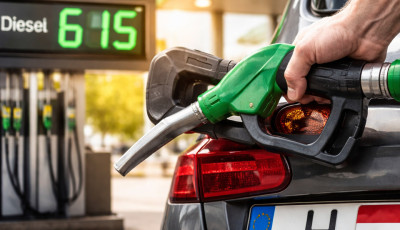 Üzemanyagár-stop lépett életbe: csak magyar rendszámú autók tankolhatnak védett áron