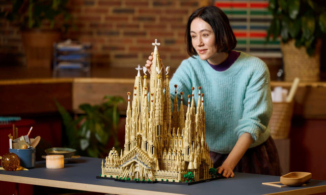 Rekordm&eacute;retű LEGO-k&eacute;szlet &eacute;rkezik: meg&eacute;p&iacute;thető lesz a Sagrada Fam&iacute;lia