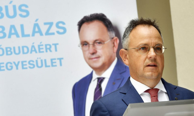 Őrizetbe vett&eacute;k B&uacute;s Bal&aacute;zst &eacute;s m&eacute;g &ouml;t embert az NKA-botr&aacute;nyban