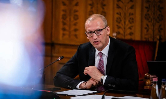 Augusztusig &aacute;tvil&aacute;g&iacute;tj&aacute;k a Nemzeti Egy&uuml;ttműk&ouml;d&eacute;si Alapot