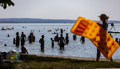 M&eacute;g egy napig kitart a pokol - Szerda &eacute;jf&eacute;lig meghosszabb&iacute;tott&aacute;k a harmadfok&uacute; hős&eacute;griad&oacute;t