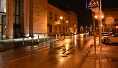 Telefonrabl&aacute;s a győri p&aacute;lyaudvaron: percek alatt elkapt&aacute;k a k&aacute;bszeres t&aacute;mad&oacute;t