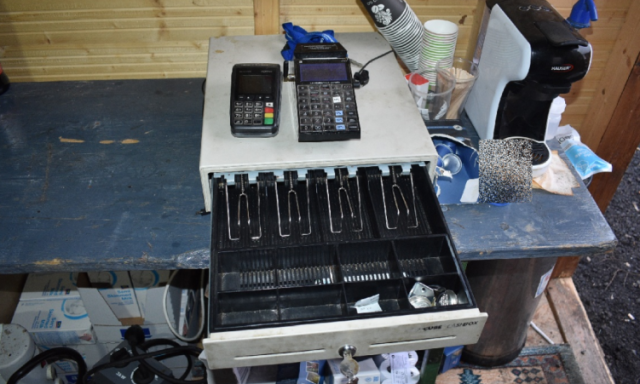 Drogos tolvajt fogtak a csornai rendőr&ouml;k