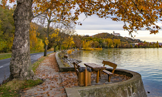V&aacute;ltoz&eacute;kony h&eacute;t el&eacute; n&eacute;z&uuml;nk - Felhők &eacute;s eső v&aacute;ltj&aacute;k a naps&uuml;t&eacute;st a h&eacute;ten