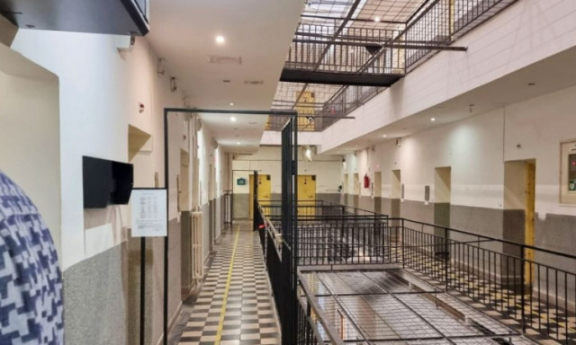 Rabl&oacute;banda ker&uuml;lt r&aacute;cs m&ouml;g&eacute;