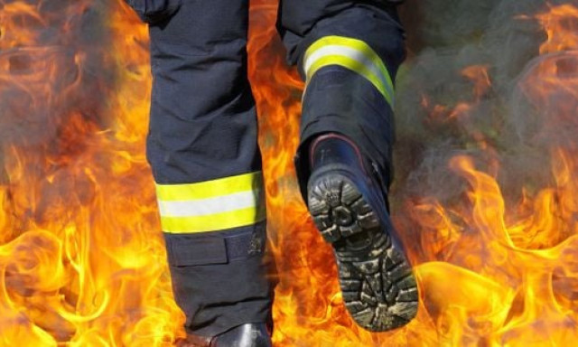 Kigyulladt a hűtőszekr&eacute;ny egy csal&aacute;di h&aacute;zban Mosonszolnokon