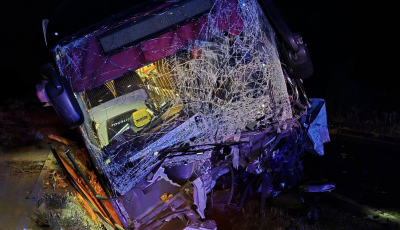 Győrből indult a buszj&aacute;rat, amin egy ember meghalt, 11 pedig megs&eacute;r&uuml;lt