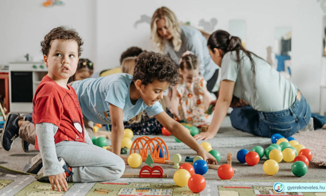 Mostant&oacute;l a kereszt&eacute;ny kult&uacute;r&aacute;n alapul&oacute; &eacute;rt&eacute;krendre is kell nevelni az &oacute;vod&aacute;sokat