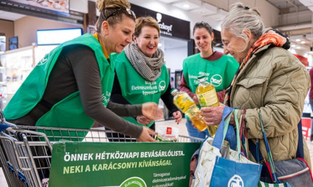 505 milli&oacute; forintnyi &eacute;lelmiszer gyűlt &ouml;ssze orsz&aacute;gosan - Győr is t&ouml;bb ezer csomaggal seg&iacute;tett