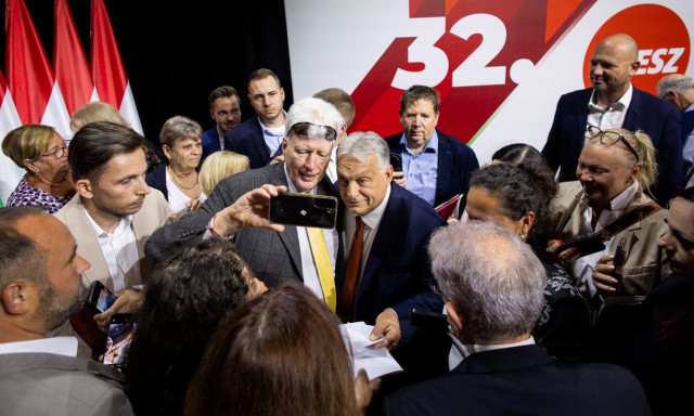 A Fidesz gener&aacute;ci&oacute;v&aacute;lt&aacute;s&aacute;ban csak a szavaz&oacute;ik fele hisz